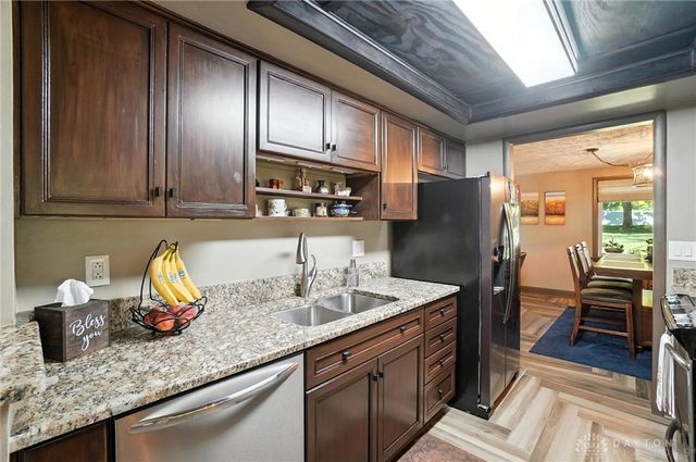 7227 Gardenside Drive, Dayton, OH 45414