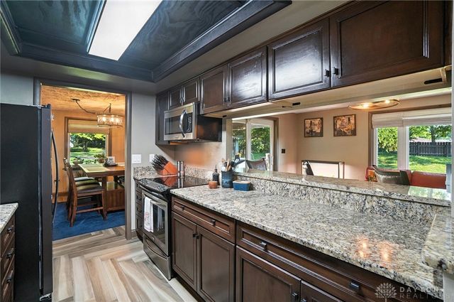 7227 Gardenside Drive, Dayton, OH 45414