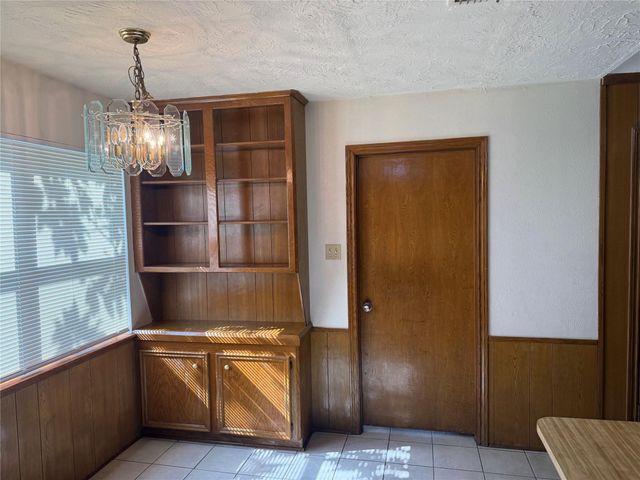 214 Kings Court, Stafford, TX 77477