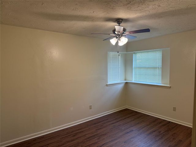 214 Kings Court, Stafford, TX 77477