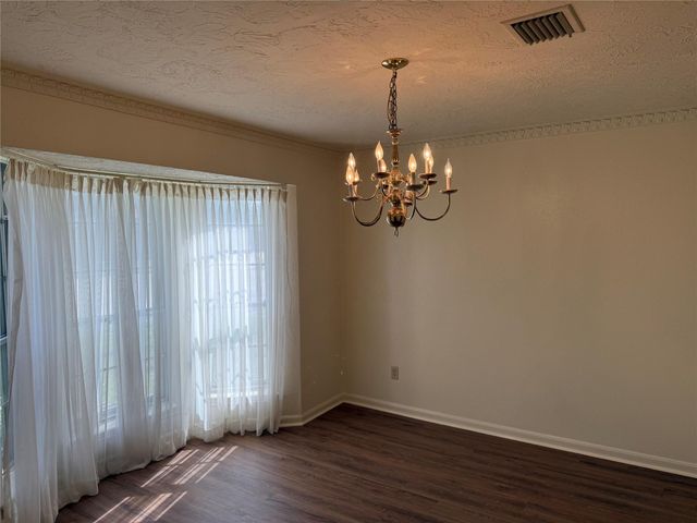 214 Kings Court, Stafford, TX 77477