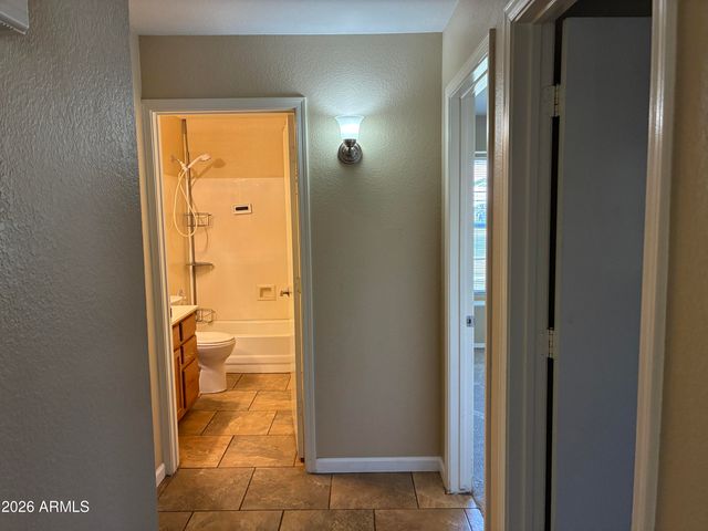 8981 W MARYLAND Avenue, Glendale, AZ 85305