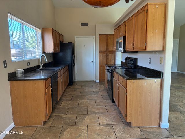 8981 W MARYLAND Avenue, Glendale, AZ 85305