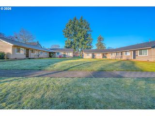 -1 N DWIGHT Ave, Portland, OR 97203