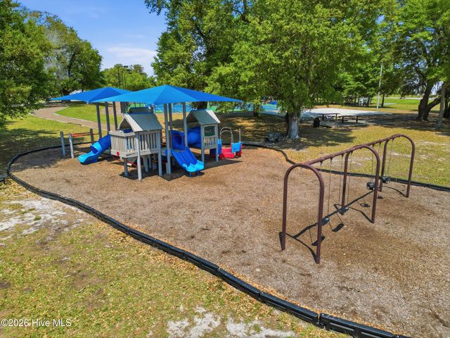 531 Moss Lake Lane, Holly Ridge, NC 28445