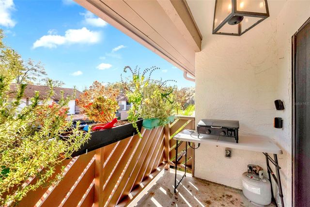 511 LONGFELLOW COURT D, Safety Harbor, FL 34695