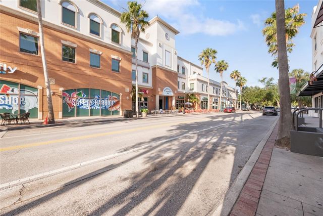 511 LONGFELLOW COURT D, Safety Harbor, FL 34695