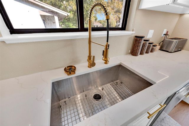 511 LONGFELLOW COURT D, Safety Harbor, FL 34695