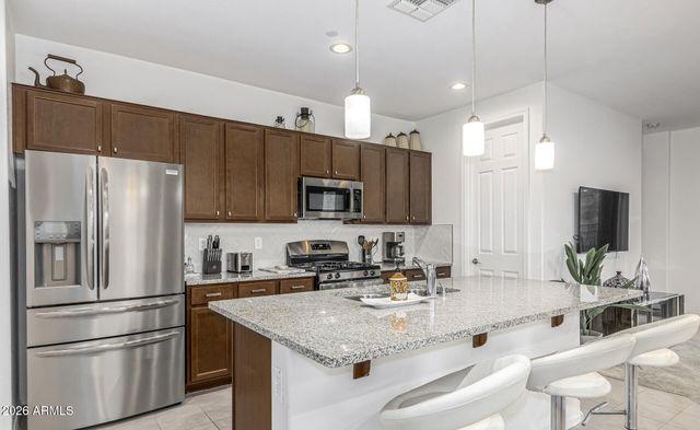 13206 W RED RANGE Way, Peoria, AZ 85383