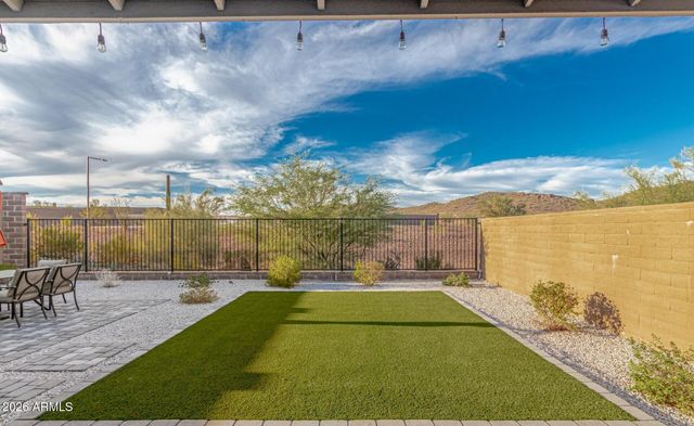 13206 W RED RANGE Way, Peoria, AZ 85383