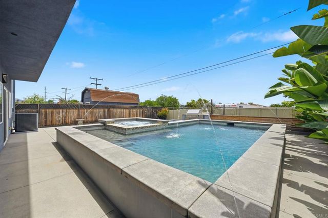 648 Cocapah, Vista, CA 92083