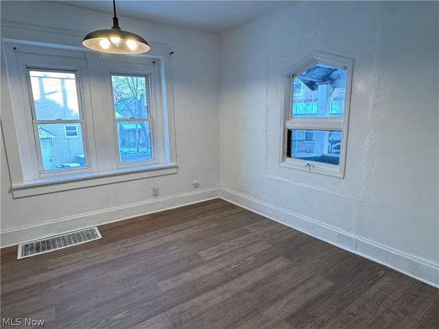 117 Kent Court, Akron, OH 44305