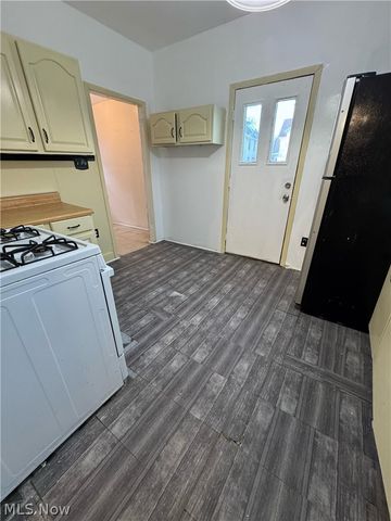 117 Kent Court, Akron, OH 44305