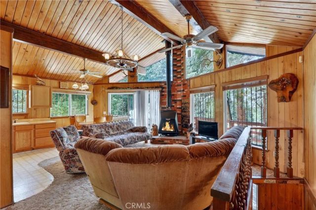 858 Poe Court, Lake Arrowhead, CA 92352