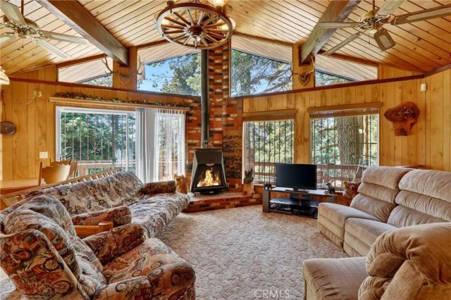 858 Poe Court, Lake Arrowhead, CA 92352