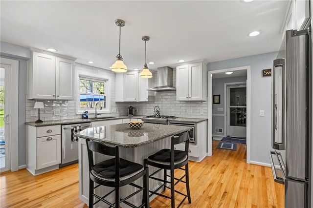 14 Summit Oaks, Pittsford, NY 14534
