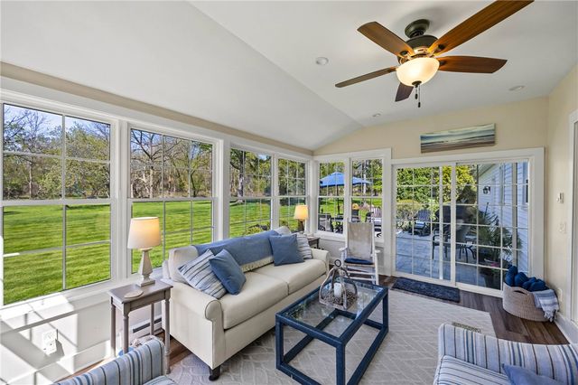 14 Summit Oaks, Pittsford, NY 14534