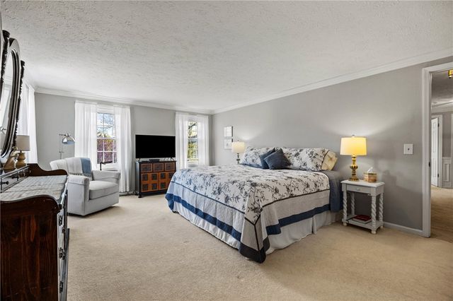 14 Summit Oaks, Pittsford, NY 14534