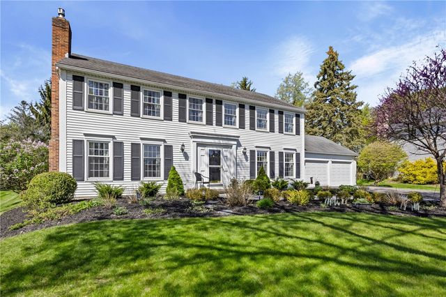 14 Summit Oaks, Pittsford, NY 14534