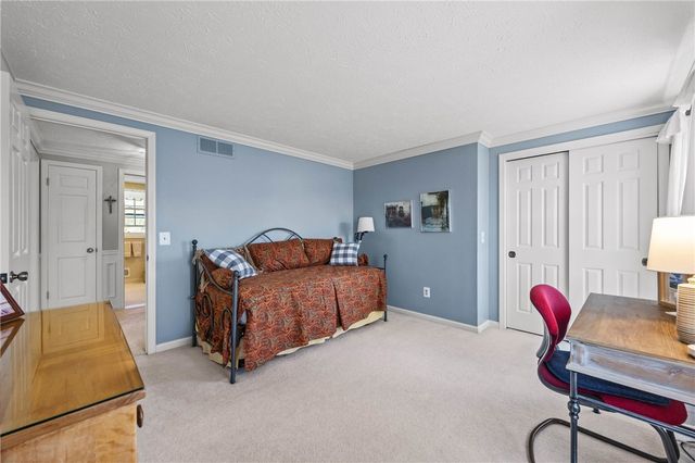 14 Summit Oaks, Pittsford, NY 14534