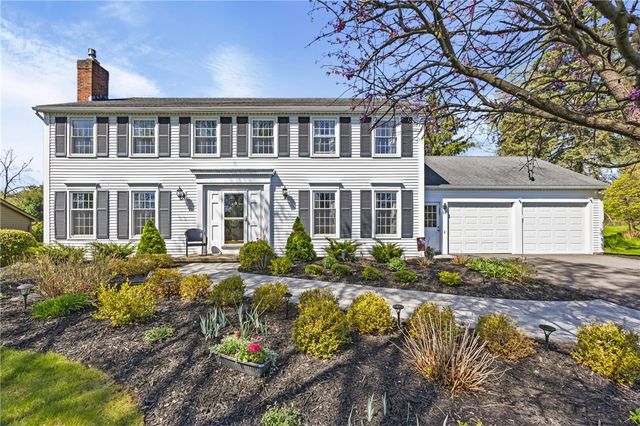 14 Summit Oaks, Pittsford, NY 14534
