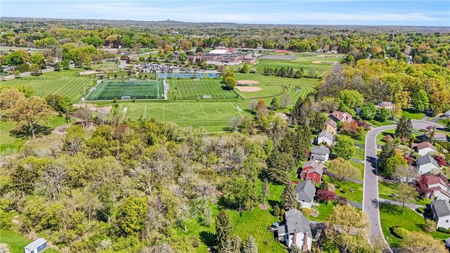 14 Summit Oaks, Pittsford, NY 14534
