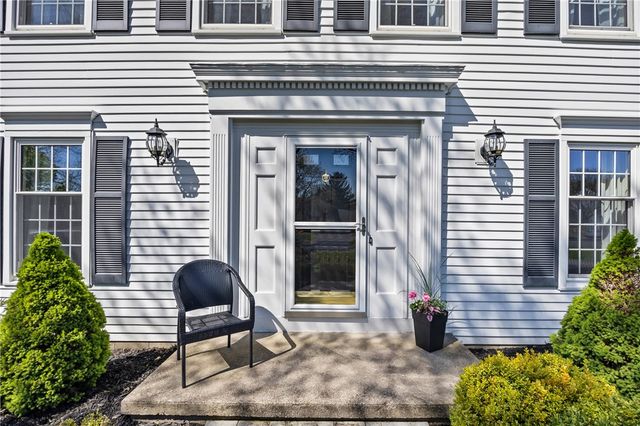 14 Summit Oaks, Pittsford, NY 14534