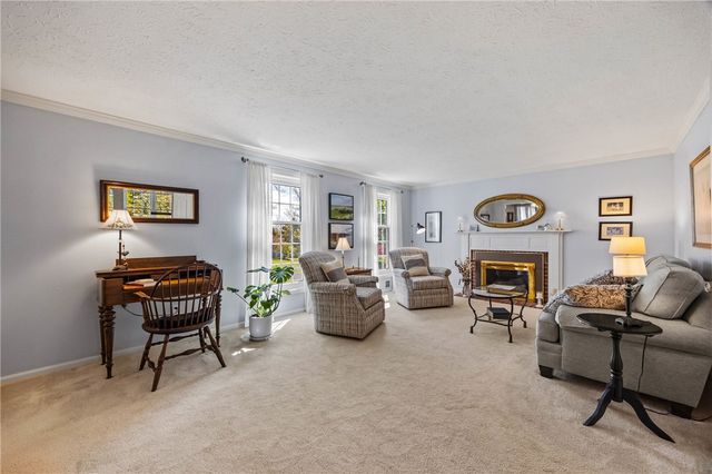 14 Summit Oaks, Pittsford, NY 14534