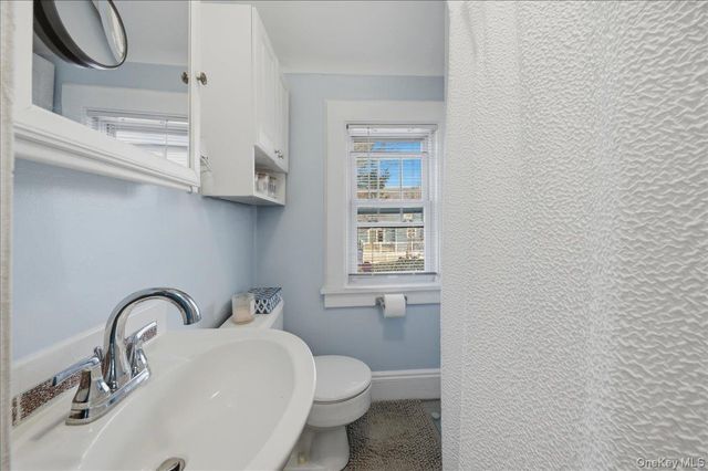 490 Carol Place, Pelham, NY 10803