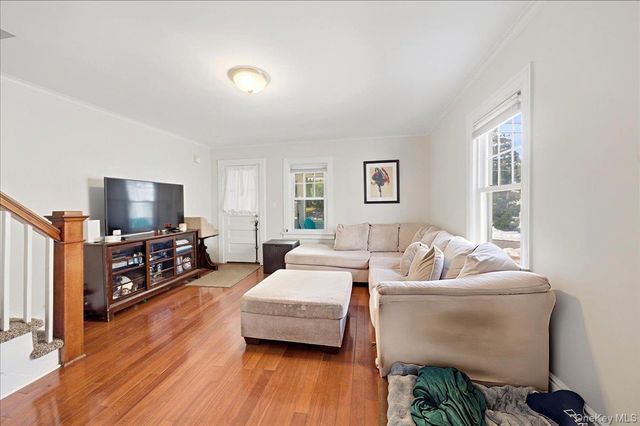 490 Carol Place, Pelham, NY 10803