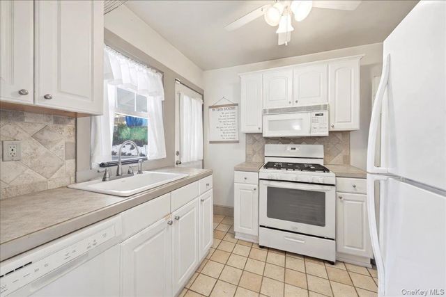 490 Carol Place, Pelham, NY 10803