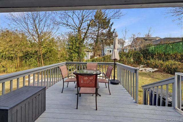 490 Carol Place, Pelham, NY 10803