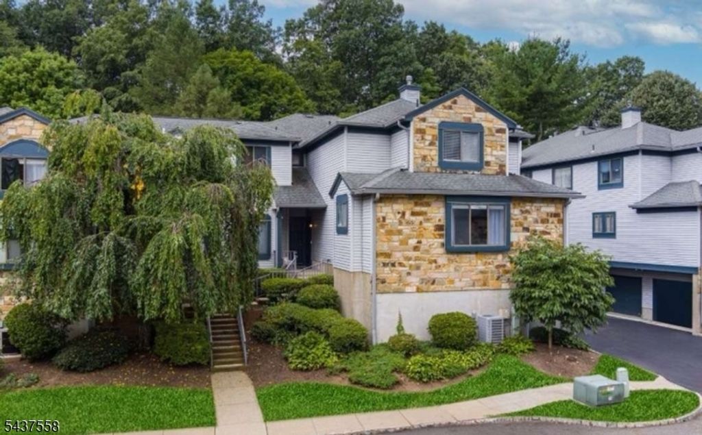 39 Overlook Dr 39, Independence Twp., NJ 07840