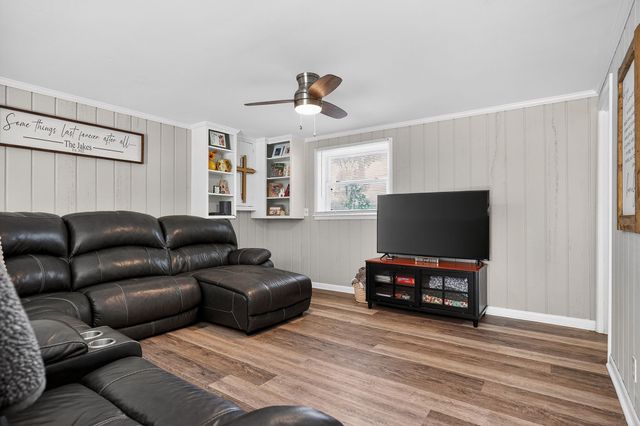 317 Lakeshore Dr, Mcminnville, TN 37110