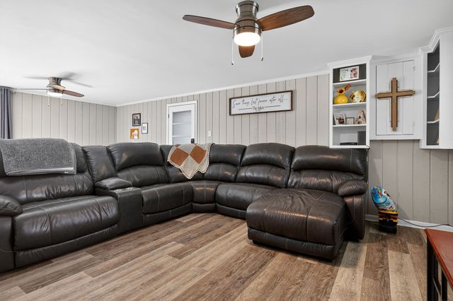 317 Lakeshore Dr, Mcminnville, TN 37110