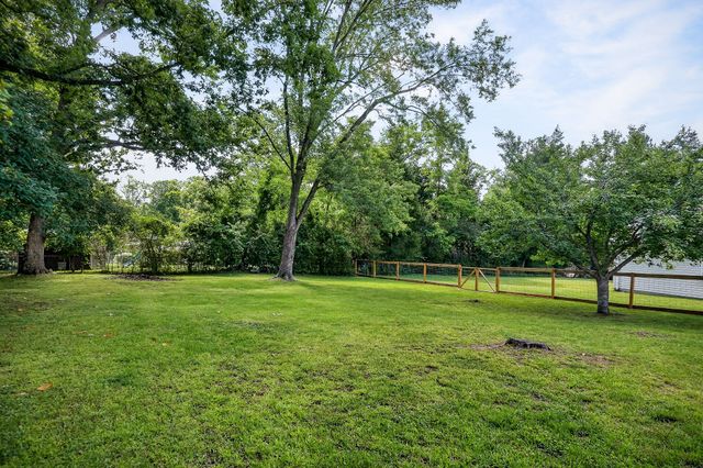 317 Lakeshore Dr, Mcminnville, TN 37110
