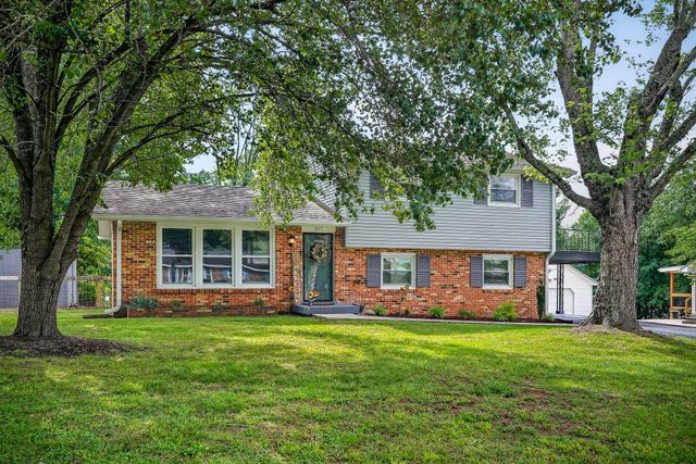 317 Lakeshore Dr, Mcminnville, TN 37110