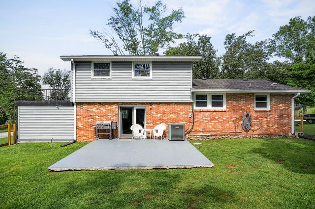 317 Lakeshore Dr, Mcminnville, TN 37110