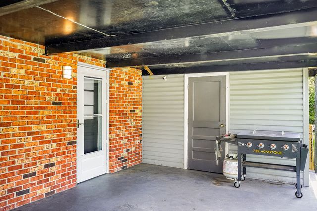 317 Lakeshore Dr, Mcminnville, TN 37110