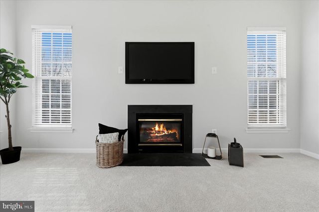 105 MEADOWBROOK CT SW, Leesburg, VA 20175