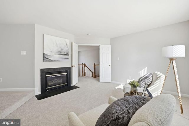 105 MEADOWBROOK CT SW, Leesburg, VA 20175