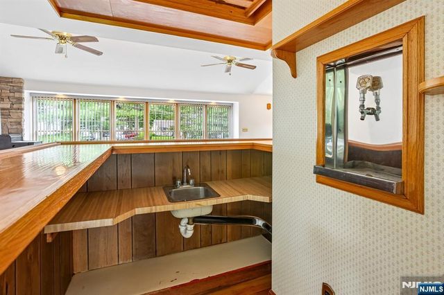 488 Cedar Lane, Paramus, NJ 07652
