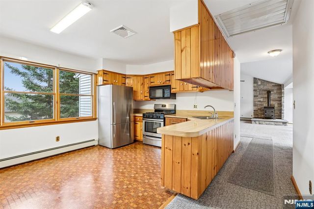 488 Cedar Lane, Paramus, NJ 07652