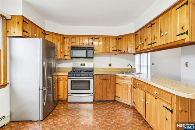 488 Cedar Lane, Paramus, NJ 07652