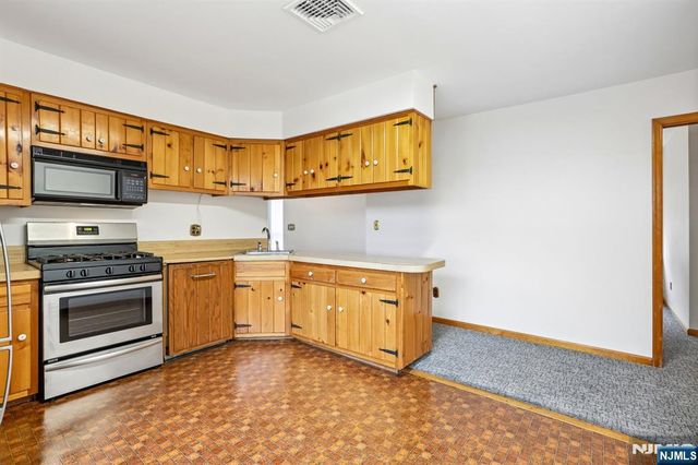 488 Cedar Lane, Paramus, NJ 07652