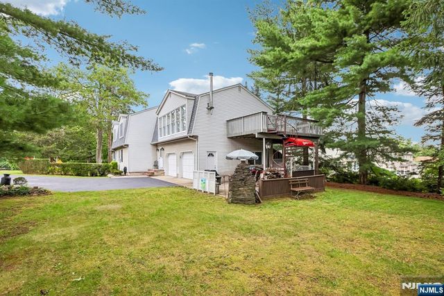 488 Cedar Lane, Paramus, NJ 07652