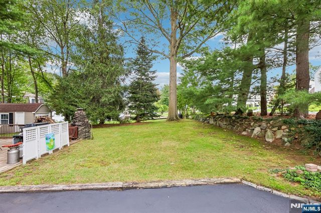 488 Cedar Lane, Paramus, NJ 07652