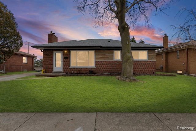 35324 Weideman Street, Clinton Charter Township, MI 48035