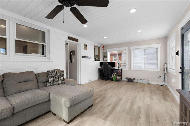 35324 Weideman Street, Clinton Charter Township, MI 48035