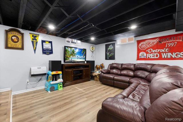 35324 Weideman Street, Clinton Charter Township, MI 48035